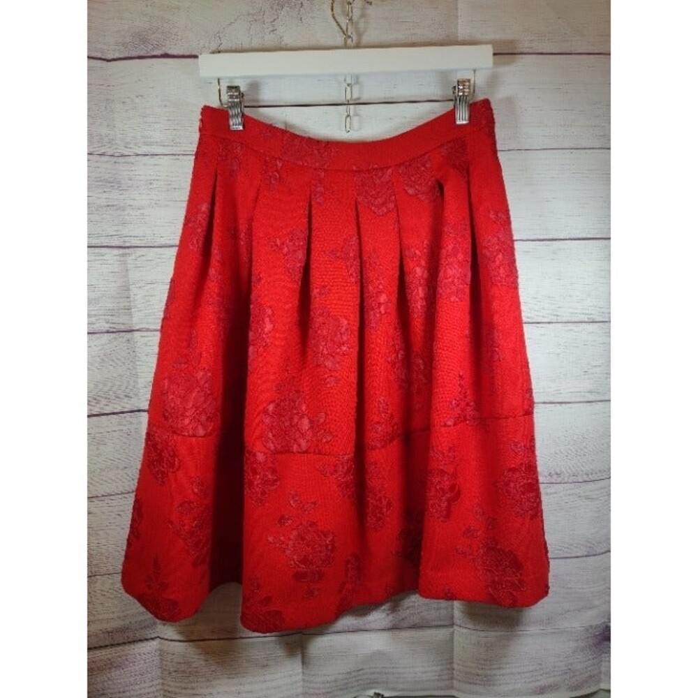 ELLE Red Embroidered Knee-Length Pleated Skirt, Size 8